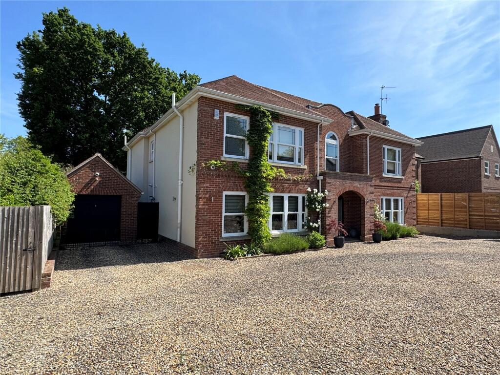 Main image of property: Aldenham Avenue, Radlett, Hertfordshire, WD7