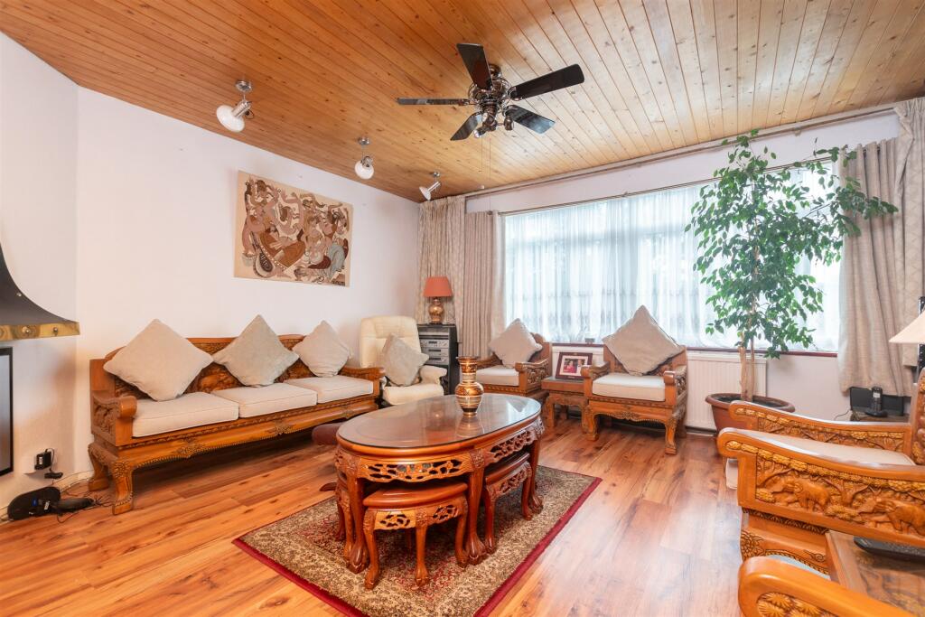 Main image of property: Copthorne Gardens, Hornchurch, Essex